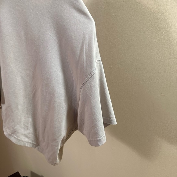 Cropped block t-shirt ** tags attached** - Picture 6 of 7